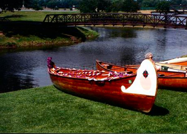This 36 foot canoe is a replica of Voyagers canoe used on Lake